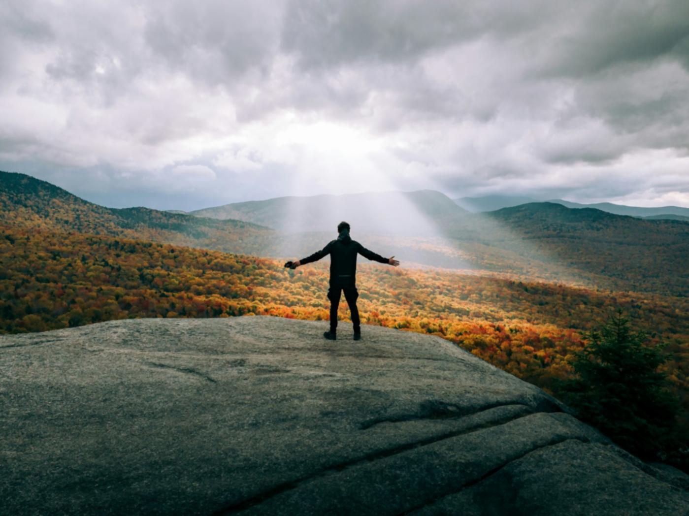 Sessione di meditazione guidata che mostra l'approccio personalizzato del nostro centro